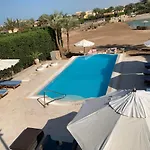 Villa 4 Bedrooms , 4 Bathrooms, Private Heated Pool ,Access And View Lagoon In El Gouna