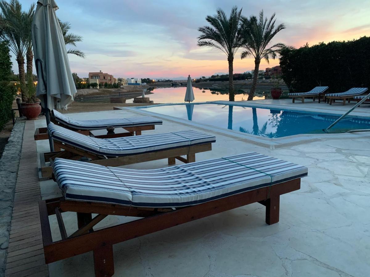 Villa 4 Bedrooms , 4 Bathrooms, Private Heated Pool ,access And View Lagoon In El Gouna