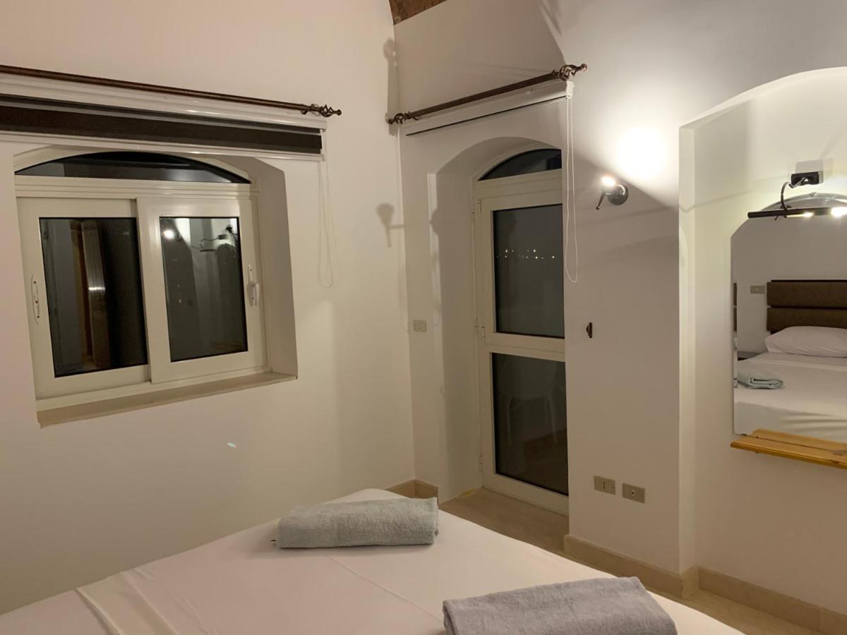 Villa 4 Bedrooms , 4 Bathrooms, Private Heated Pool ,access And View Lagoon In El Gouna *